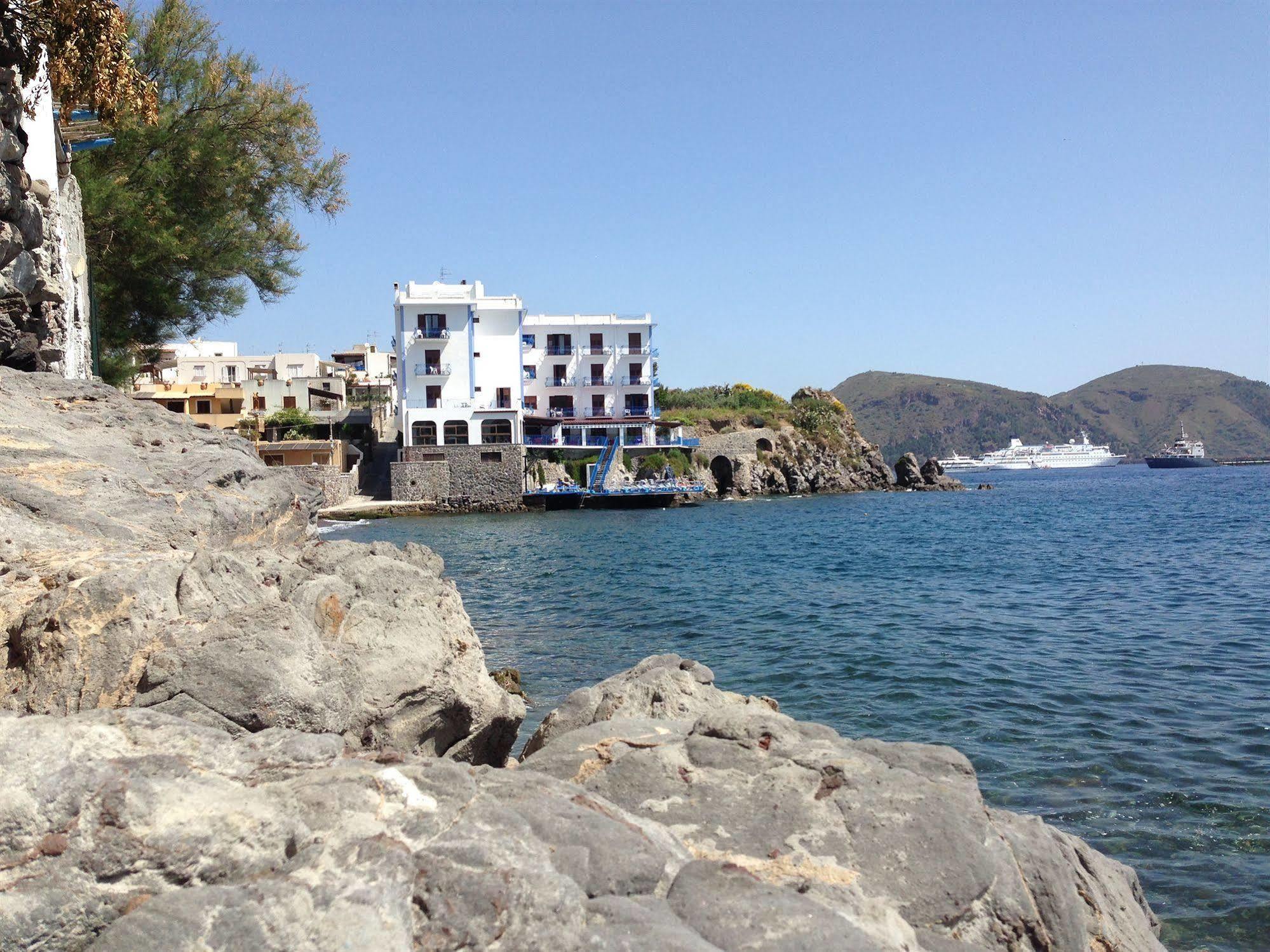 Hotel Rocce Azzurre Lipari  Exterior foto