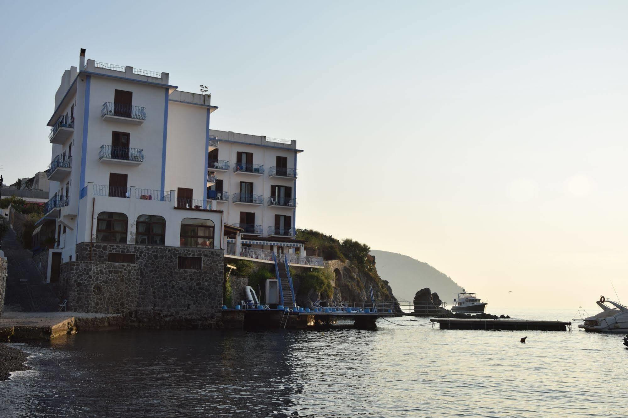 Hotel Rocce Azzurre Lipari  Exterior foto